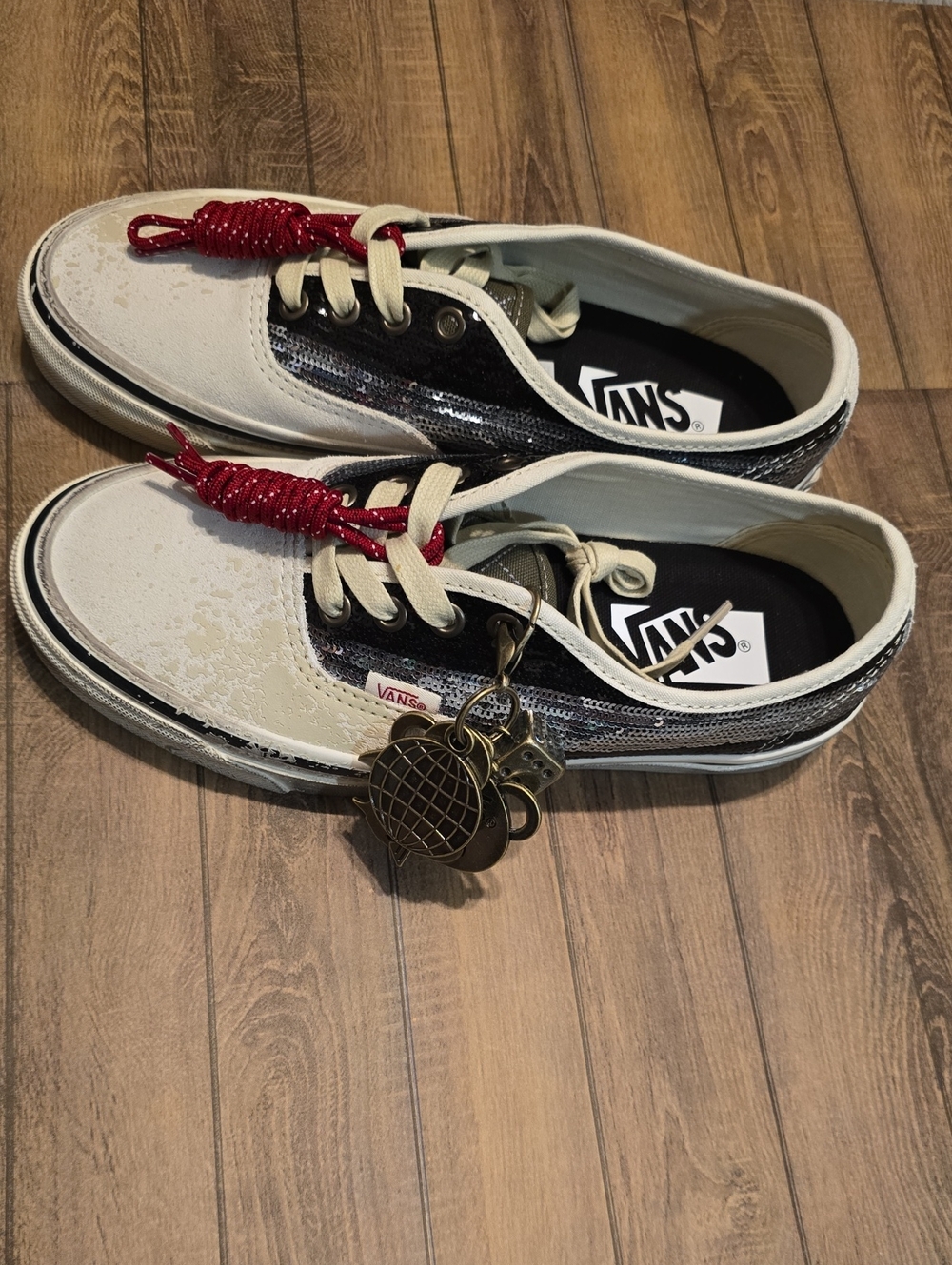 Vans La Habana White and Black Sequin Low Top Sneakers Authentic Size 7 Women
